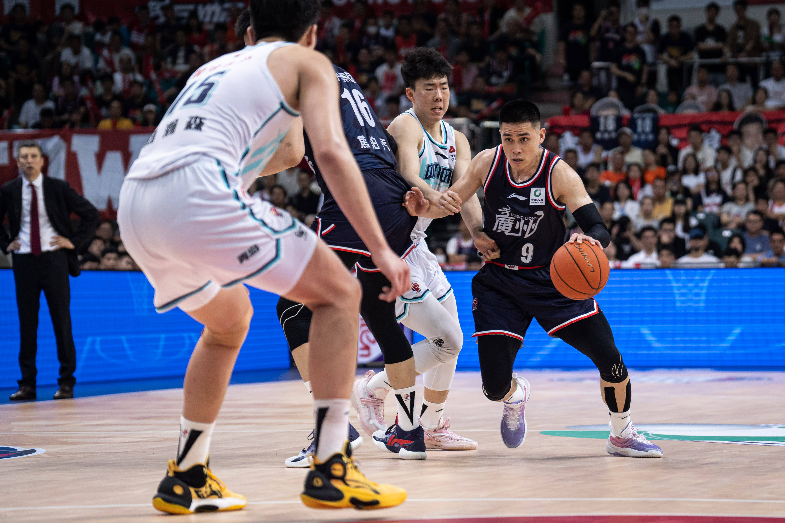 盯防边后卫 盯防边后卫